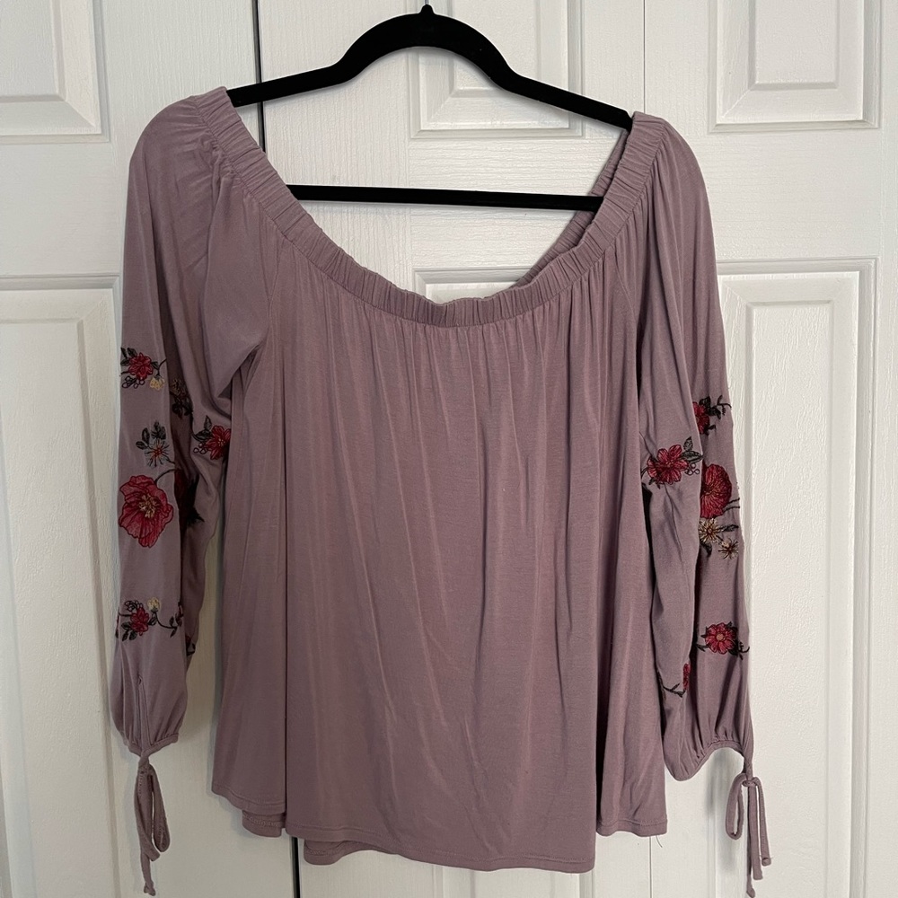 American Eagle Off the Shoulder Top Size L